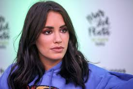 Angelical y topadora, a la vez, con cada una de sus elecciones demuestra que es una chica con mucha actitud. El Mensaje De Lali Esposito Por La Muerte De Su Prima Virginia Riera Infobae