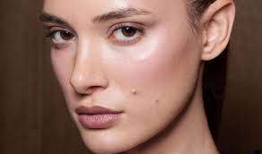 Stick Cor Boca Rosa: nova versão acerta na fórmula e na praticidade