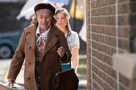 The Miracle Club', clip esclusiva con l'attrice premio Oscar Kathy Bates | Cinecittà News