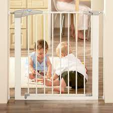 Lindam Sure Shut Axis Pressure Fit Safety Gate 76 82 Cm White For Sale Online Ebay Baby Safety Baby Safety Gate Kids Gate