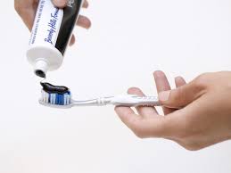 Etui à brosse à dents tuto + patron. Dentifrices Au Charbon Une Mode A Eviter Pour Sa Sante Sciences Et Avenir