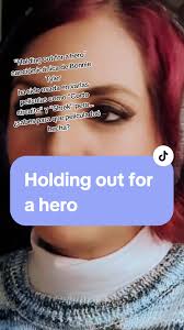 ¿Con cual película se estrenó "Holding Out for a Hero" de Bonnie Tyler?  #BonnieTyler #HoldingOutForAHero #MeiMei #Septiembre2023