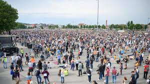 Corona Demos Wie Gefahrlich Sind Die Proteste Wirklich Zdfheute