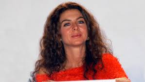 Café con aroma de mujer es una telenovela colombiana creada por fernando gaitán y producida por rcn televisión para el desaparecido canal a, en 1994. Libre De Cancer Margarita Rosa De Francisco La Protagonista De Cafe Con Aroma De Mujer Famosos Univision