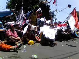 Aturan tersebut ditujukan agar informasi yang hendak disampaikan dapat tersalurkan kepada penerima sesuai yang dimaksudkan. Pt Cs2 Pola Sehat Ngotot Tidak Cemari Sungai Wangi Wartabromo