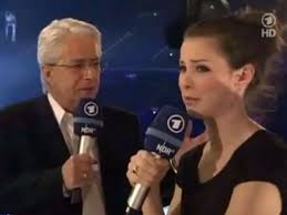 Timm franz maria elstner (born 19 april 1942 in linz, austria), known as frank elstner, is a german television presenter. Lena Vs Elstner Zicken Auftritt Oder Blode Fragen Stars