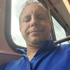 I need a guy to play videogames with, watch anime and cuddle while watching  a Star Wars movie ❤️ do I have any volunteer here?