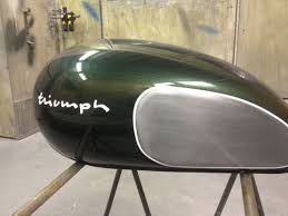 Reservoir Triumph Flanc Acier Poli Peinture Vert Anglais Metallise Avec Filets Blancs Reservoir Moto Reservoir Peinture Moto