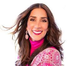 Rebecca Bleau's Instagram, Twitter & Facebook