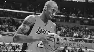 La conversa va anar més enllà, coincidint que l'ex dels lakers estava entrenant l'equip de la seva filla. Kobe Bryant Stirbt Bei Hubschrauber Absturz Basketball De