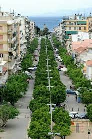 Νωριτερα 20.38 εικόνες πρωτοφανούς συνωστισμού στις σκάλες αγίου νικολάου ιδίως στο σημείο τους προς το κάστρο έρχονται στο φως στο τέλος της καρναβαλικής μέρας που έμοιαζε να κυλάει χωρίς έκτροπα στην πάτρα. 180 Patras Greece Ideas Patra Ellada Serpantines