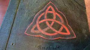 In the beginning, the book was created by melinda warren and was passed down the family to the charmed ones. Charmed Book Of Shadows Replica Youtube