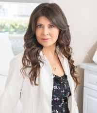 Dr. Lara Clinton, DC