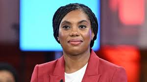 𝟐𝟎𝟐𝟕: 𝐆𝐫𝐨𝐮𝐩 𝐬𝐞𝐞𝐤𝐬 𝐬𝐮𝐩𝐩𝐨𝐫𝐭 𝐟𝐨𝐫 𝐓𝐢𝐧𝐮𝐛𝐮 The  Yoruba Mandate Group Worldwide has called for support for President Bola  Tinubu from all six geopolitical zones to ensure his reelection in the 2027  general