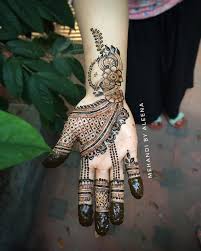 Mehandi By Aleena On Instagram Aisha Hannath Dm Me For Bridal Party Henna Bookings And Fresh Organic Henna Cone Using Lavender Essential Oil