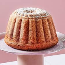 Gieße die vollmilchkuvertüre gleichmäßig auf den nun gestürzten kuchen. Gugelhupf Rezepte Brigitte De