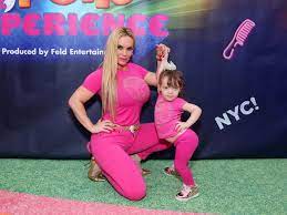 Coco austin was born on march 17, 1979, in tarzana, california, us, to tina and steve austin. Yjciobv6j6rv8m
