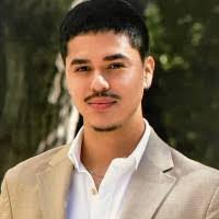 Elia Arenas's Instagram, Twitter & Facebook