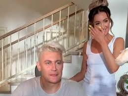 Церемония бракосочетания на мальдивских островах не имеет юридической силы на территории россии, несмотря на то, что на свадьбе присутствует местный чиновник. Buzova I Manukyan Svadba Ekspress Gazeta