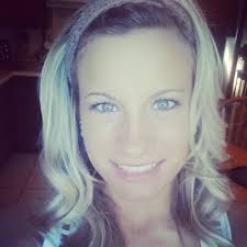 holly bonnett (@holly_ann12)