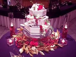 37 Creative Wedding Cake Table Decorations Wedding Cake Table Decorations Christmas Wedding Cakes Christmas Wedding Centerpieces
