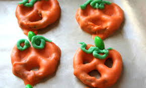 This recipe takes a classic snack like hummus and puts a fun thanksgiving spin on it. 10 Thanksgiving Recipes Kids Will Love Help We Ve Got Kids