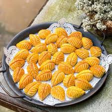 Selain nanas muda, 5 makanan penyebab keguguran ini juga dipercaya berbahaya di trimester pertama. Kue Nastar Daun Jumbo Resepkoki Co