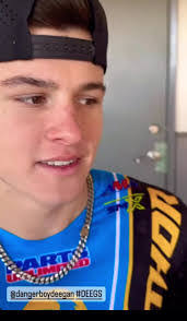 Hayden Peterman's Instagram, Twitter & Facebook