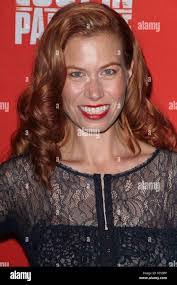 Kerri Cox's Instagram, Twitter & Facebook