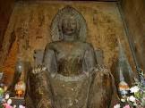 พระพุทธรูปประทับนั่งห้อยพระบาท Hoy Phrabat Buddha statue
