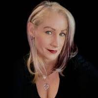 Tracy Decker's Instagram, Twitter & Facebook