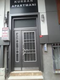 Apartman kapısı modellerimizin tamamında güvenliği kale kilit ile sağlamlaştırıyoruz. Antrasit Renk Bina Giris Renkler Kapilar Bina