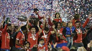 Gastland chili heeft de copa america 2015 in chili gewonnen. Chile Beat Argentina On Penalties To Win First Copa America Eurosport