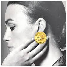 Timeless Chanel Coco Mark Dorado Chapado en oro ref.1572579