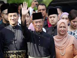 In the memo, it was announced that the prime minister's name should follow the name. Muhyiddin Yassin Sworn In As Malaysia S New Prime Minister