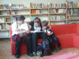 Scenes from erica's and kevin's busy, boisterous days at home, plus expert advice that gives them some quiet and contr. Family Literacy Project Fly Germany Uil