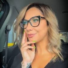 Jenny Labbe's Instagram, Twitter & Facebook