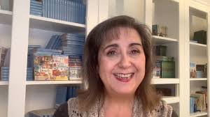 Kristin Hare's Instagram, Twitter & Facebook