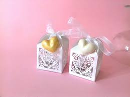 Lanterne bomboniera matrimonio / bomboniera matrimonio debora carlucci dc5068 lanterna in metallo con cuori confetteria bon bon bomboniere e partecipazioni : Bomboniere Matrimonio Lanterna Cuore Oro Bianco Porcellana Etsy Cold Porcelain White Lanterns Etsy