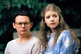 V roce 1980 maturoval na gymnáziu v benešově, poté vystudoval češtinu a pedagogiku na filozofické fakultě univerzity karlovy. Bajecna Leta Pod Psa 1997 Imdb