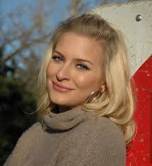 Rebecca Stinson's Instagram, Twitter & Facebook