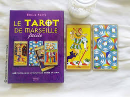 Le Tarot De Marseille Facile De Emilie Porte Tarot De Marseille Tarot Tarot Divinatoire
