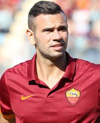 Quest'UOMO con la Roma nel cuore penso che farà di tutto per riportare la  Roma in gara. Speriamo che arrivano ad un accordo con lui che sia direttore  o allenatore sappiamo che