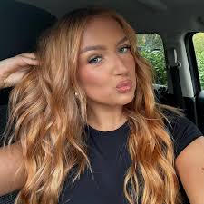 car selfies are so back