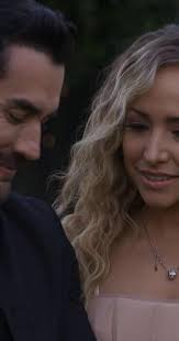 Pienso en ti" No mezclar amor con trabajo (TV Episode 2023)