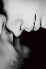 Photography Black And White Love Images Hd Le Love Blog Love Photo Intimate Moment Couple Embrace Black White Photo N Photo Lelovebloglovephotointimatemomentcoupleembraceblack Love Photos Couples In Love