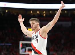 17 at adventhealth arena at espn wide world of sports complex in orlando, florida. Former Trail Blazer Meyers Leonard Explains Why He Didn T Kneel With Heat Teammates For Anthem Oregonlive Com