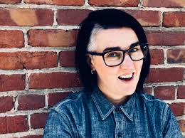 Heather Combs's Instagram, Twitter & Facebook