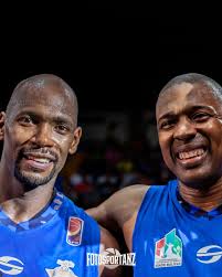 🔥✨Jueves de #TBT. Y nos fuimos hasta 2016. Cuando en Puerto La Cruz se  rindió homenaje a un importado que hizo de Venezuela su segunda patria y es  recordado con respeto y