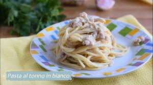 1 peperoncino, 3 spicchi d'aglio, prezzemolo Il Chicco Di Mais Pasta Al Tonno In Bianco Facebook